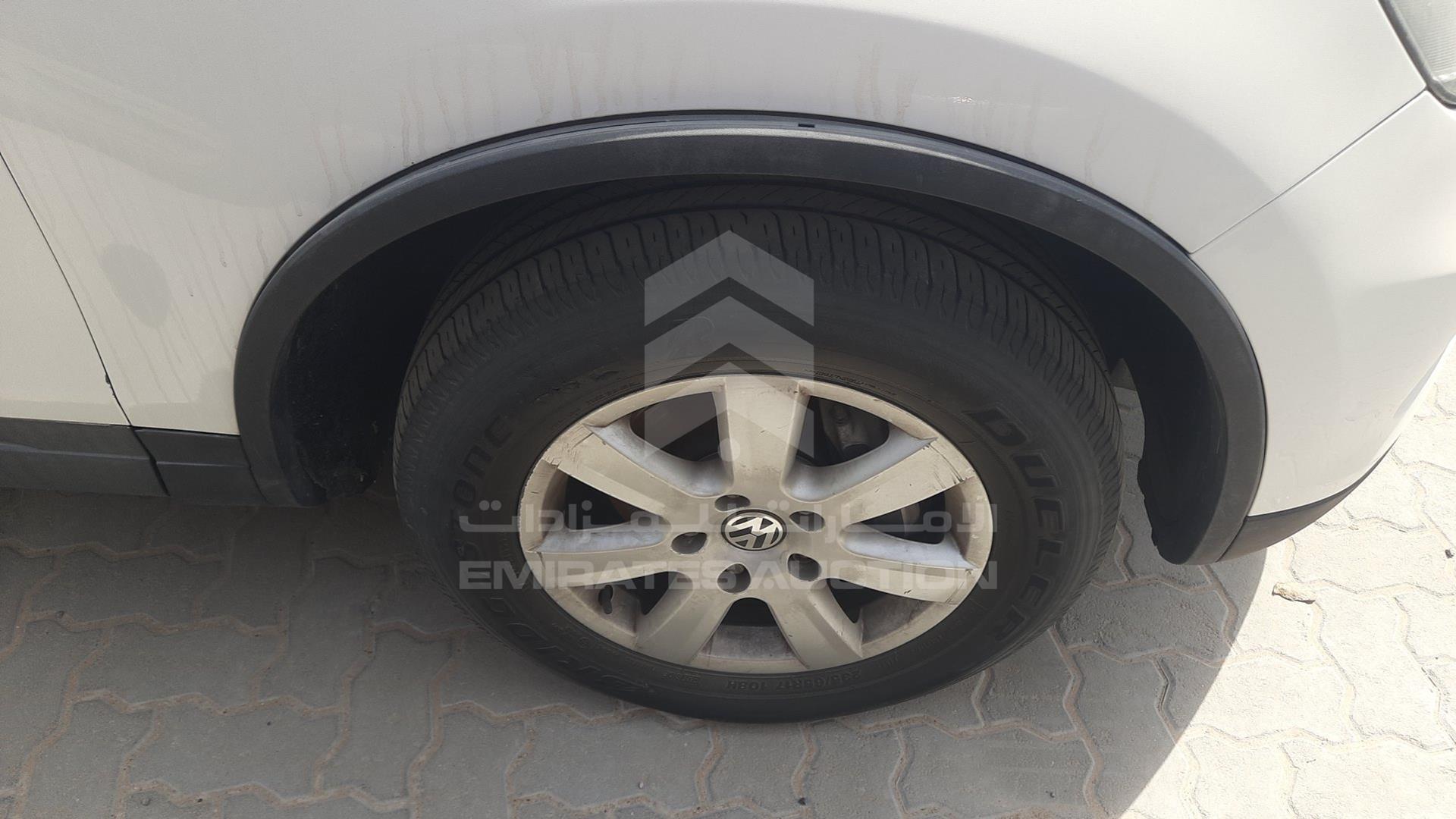 2013 VOLKSWAGEN TOUAREG VIN: WVGBC2BP7DD000268