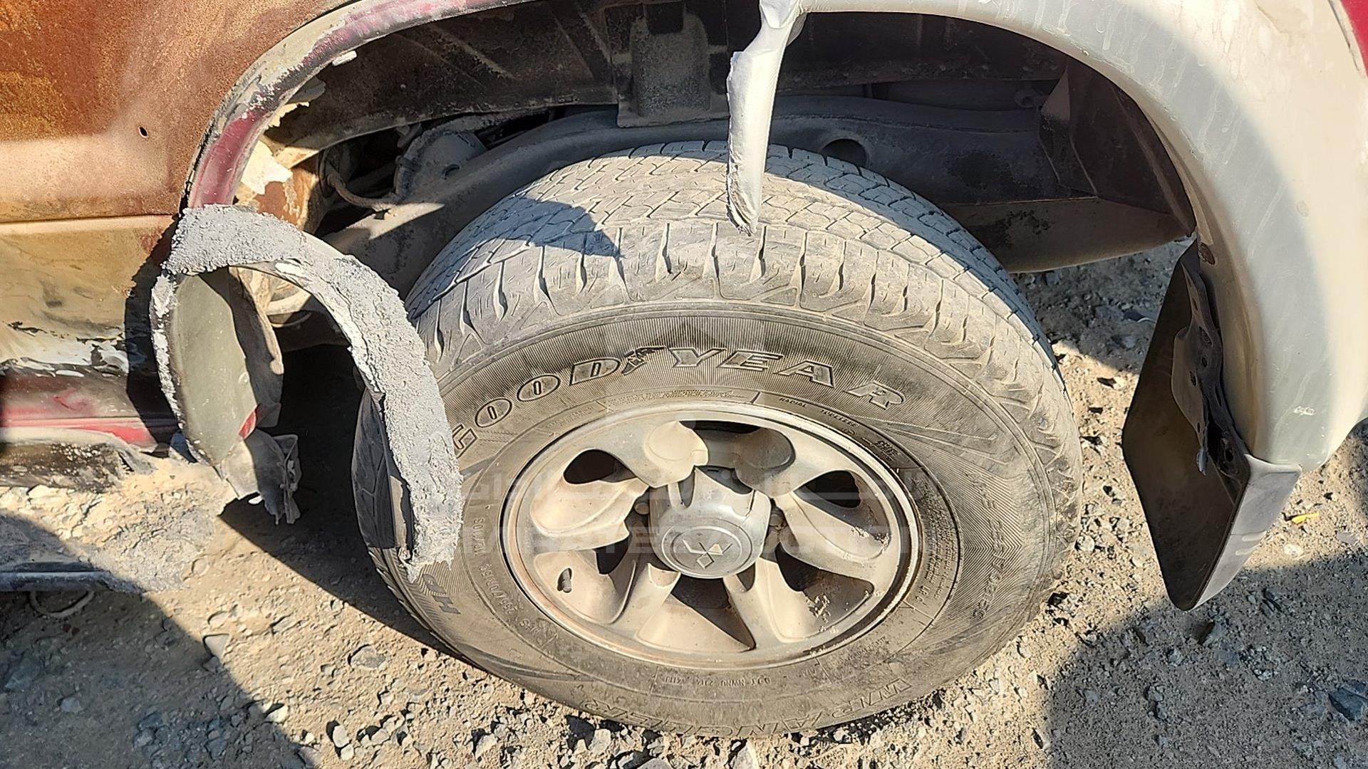 1995 MITSUBISHI PAJERO VIN: D0RV430SJ00512