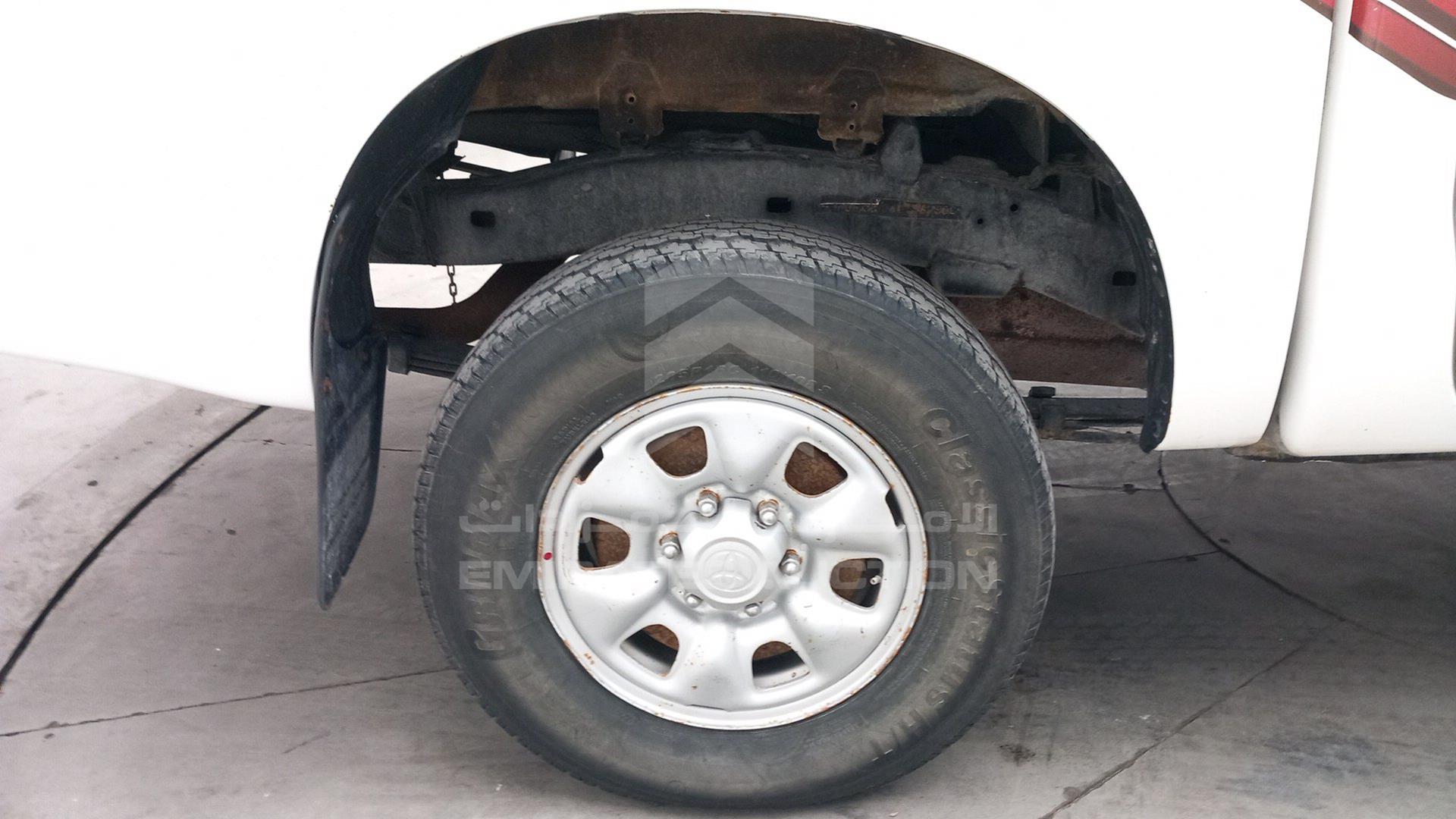 2013 TOYOTA HILUX VIN: MR0FX22G6D1362900