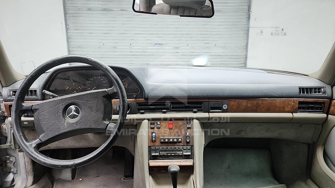 1990 Mercedes 300 SEL — Full Dashboard View — Photo 16