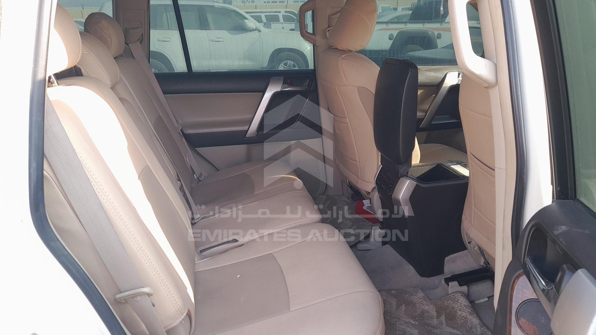 2010 TOYOTA LAND CRUISER PRADO VIN: JTEBU3FJ8AK011909