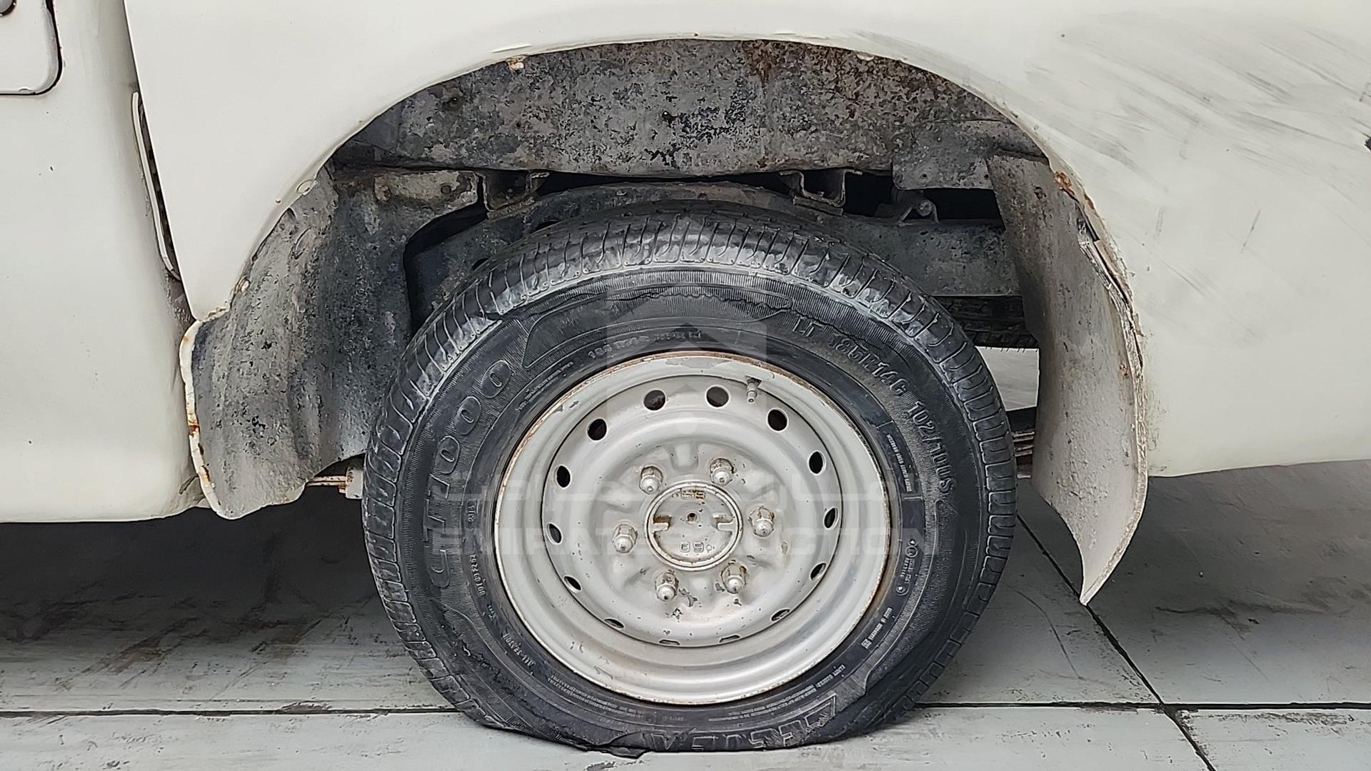 1998 MITSUBISHI L 200 VIN: MMBJNK640WD062214