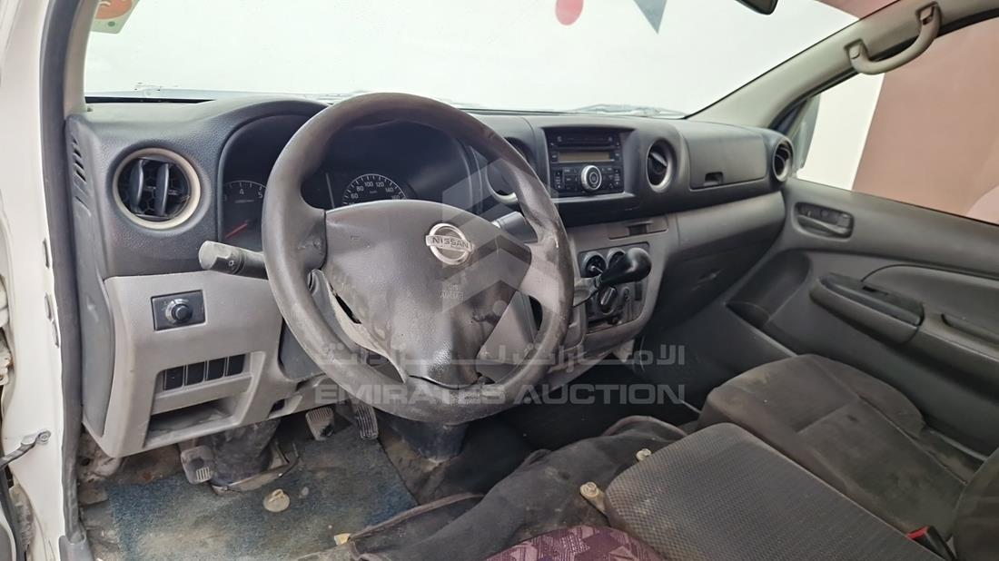 نيسان أورفان 2013 — زاوية الواجهة الكاملة — صورة 10