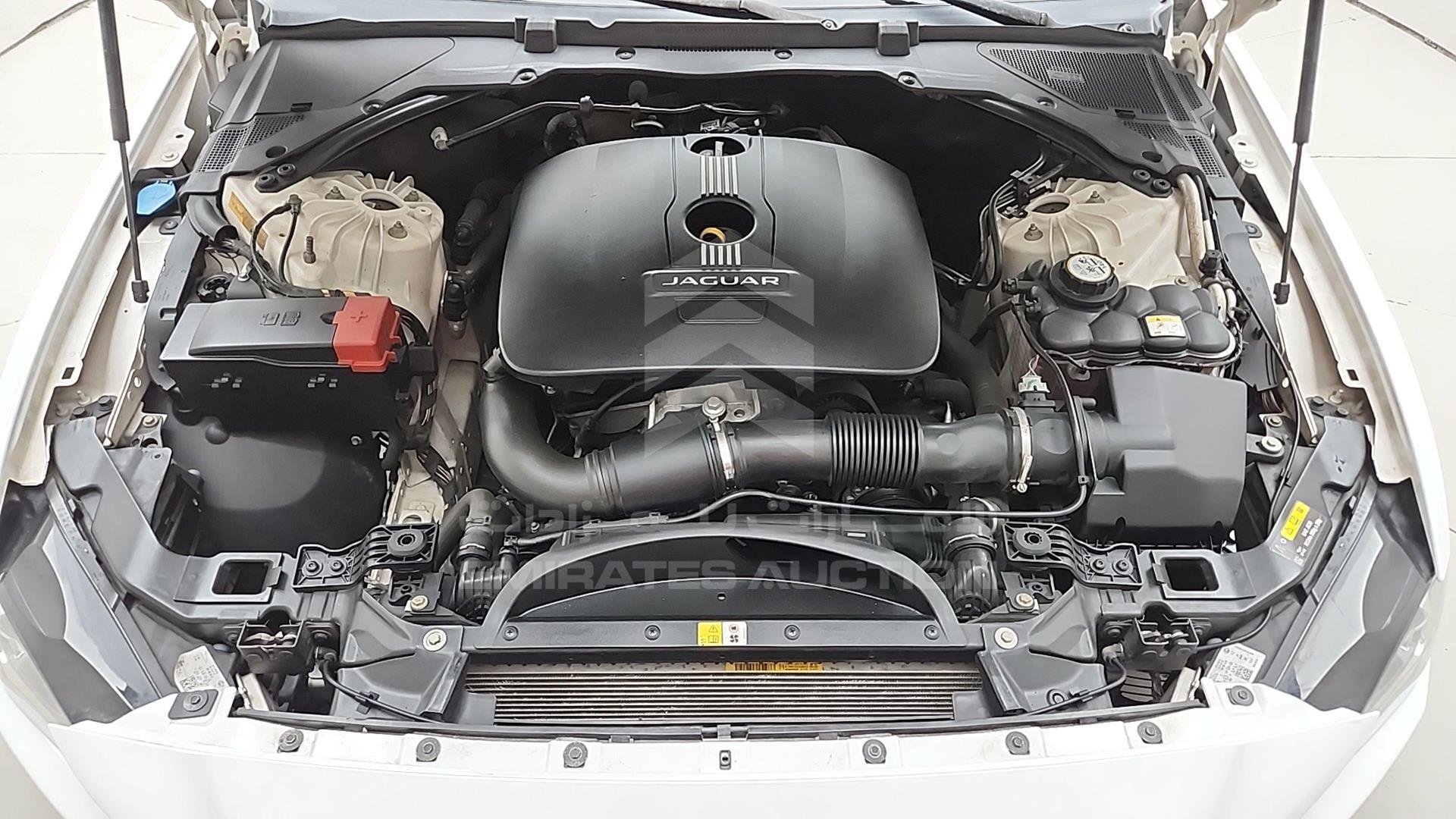 2016 JAGUAR XE VIN: SAJAB4BG8GA924028