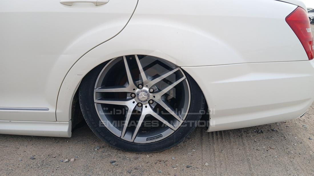 مرسيدس اس 550 2011 — الإطار الخلفي الأيسر — صورة 33