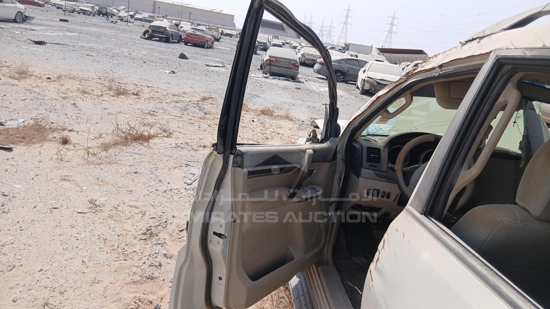 2017 Mitsubishi Pajero — Front Left Door — Photo 9