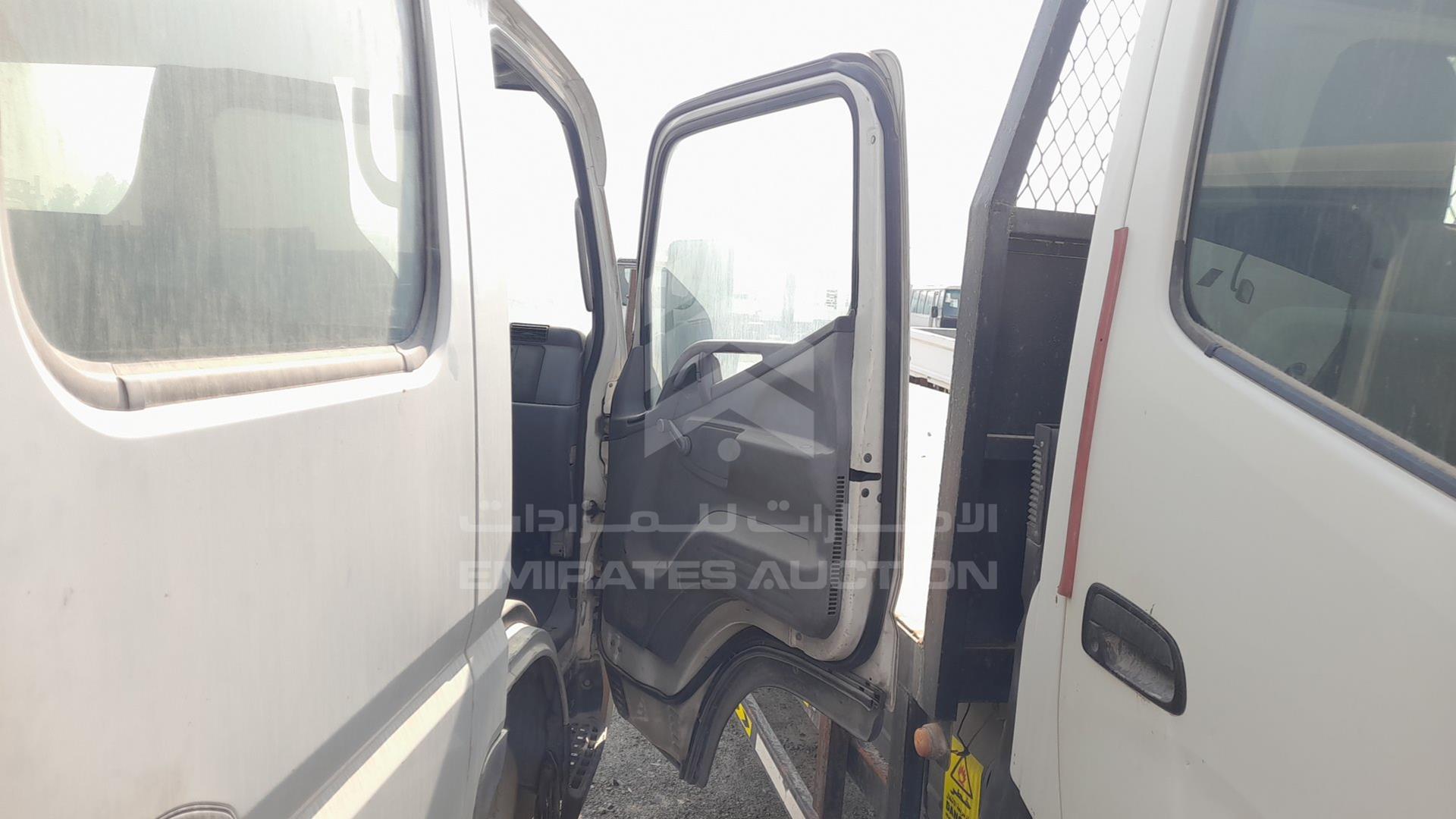 2015 MITSUBISHI CANTER VIN: JL7B6E1P2FK024722