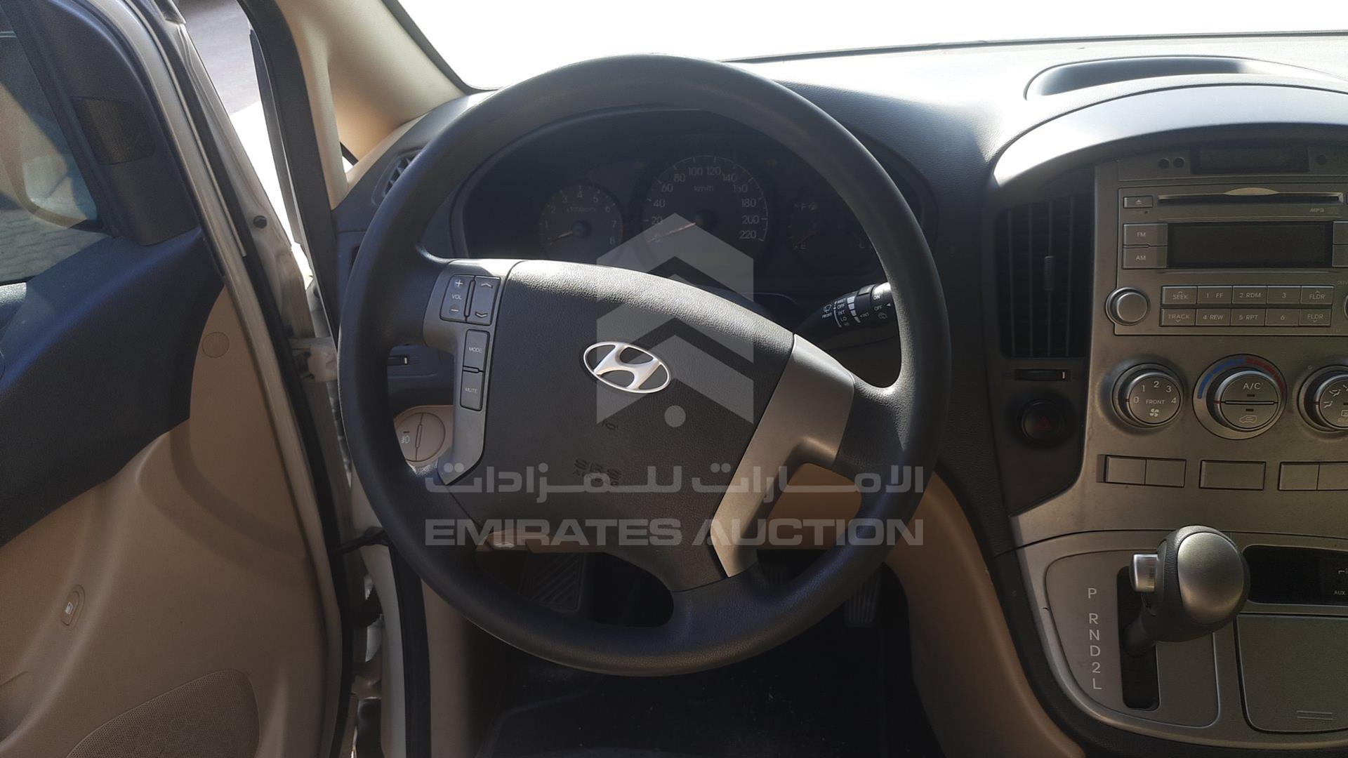 2016 HYUNDAI H1 VIN: KMJWA37R7GU761988