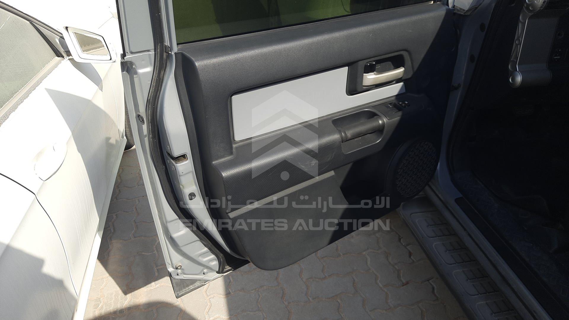 2014 TOYOTA FJ CRUISER VIN: JTEBU11F1EK198021