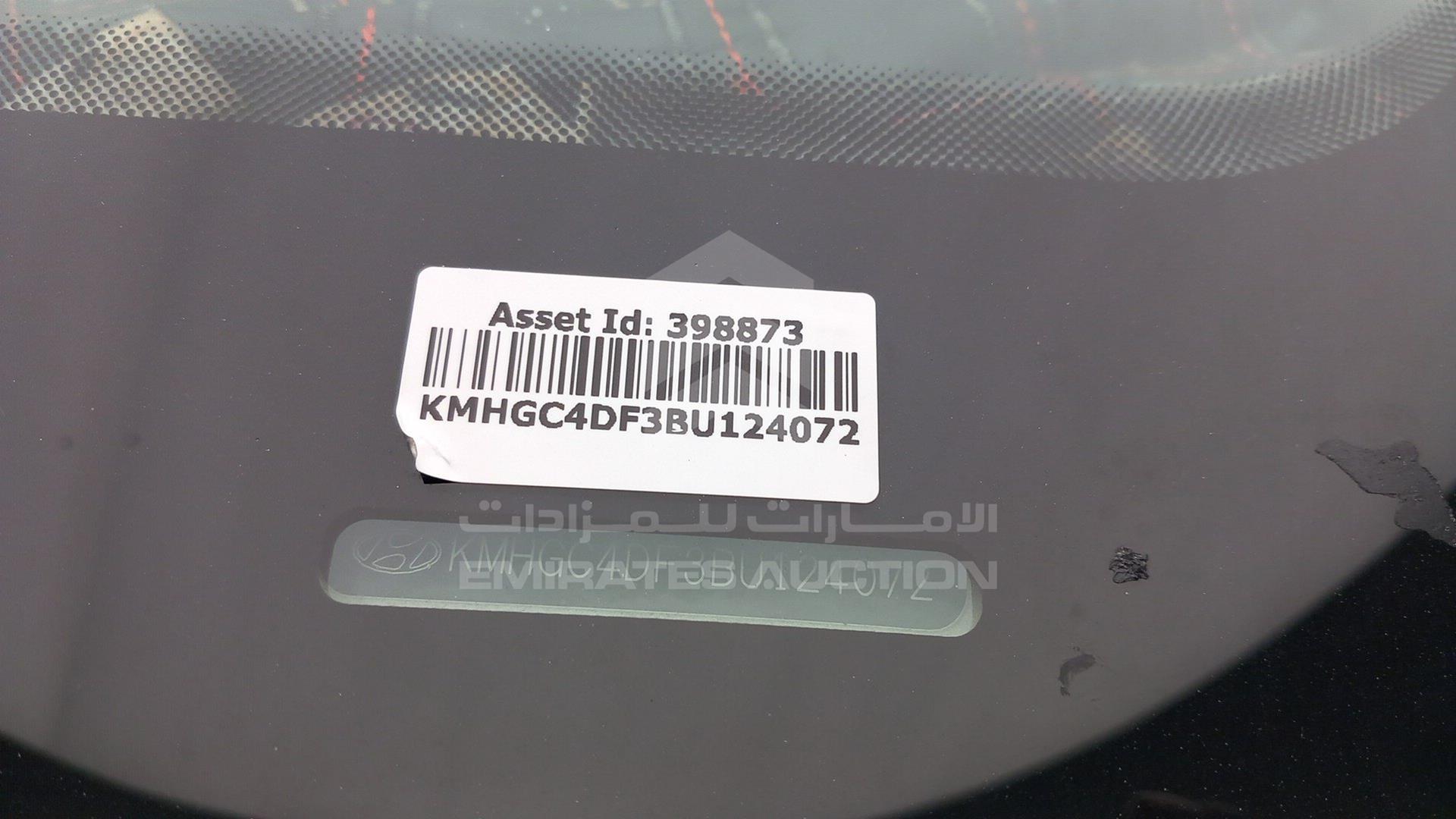2011 HYUNDAI GENESIS VIN: KMHGC4DF3BU124072
