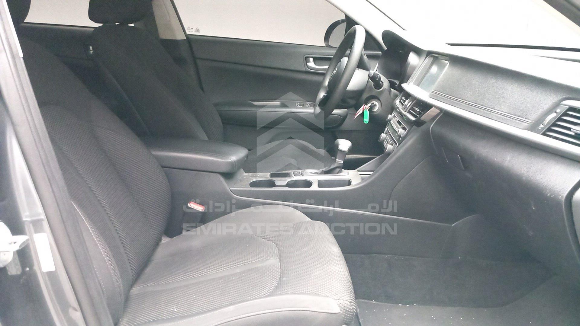 2020 KIA OPTIMA VIN: 5XXGT4L32LG424785