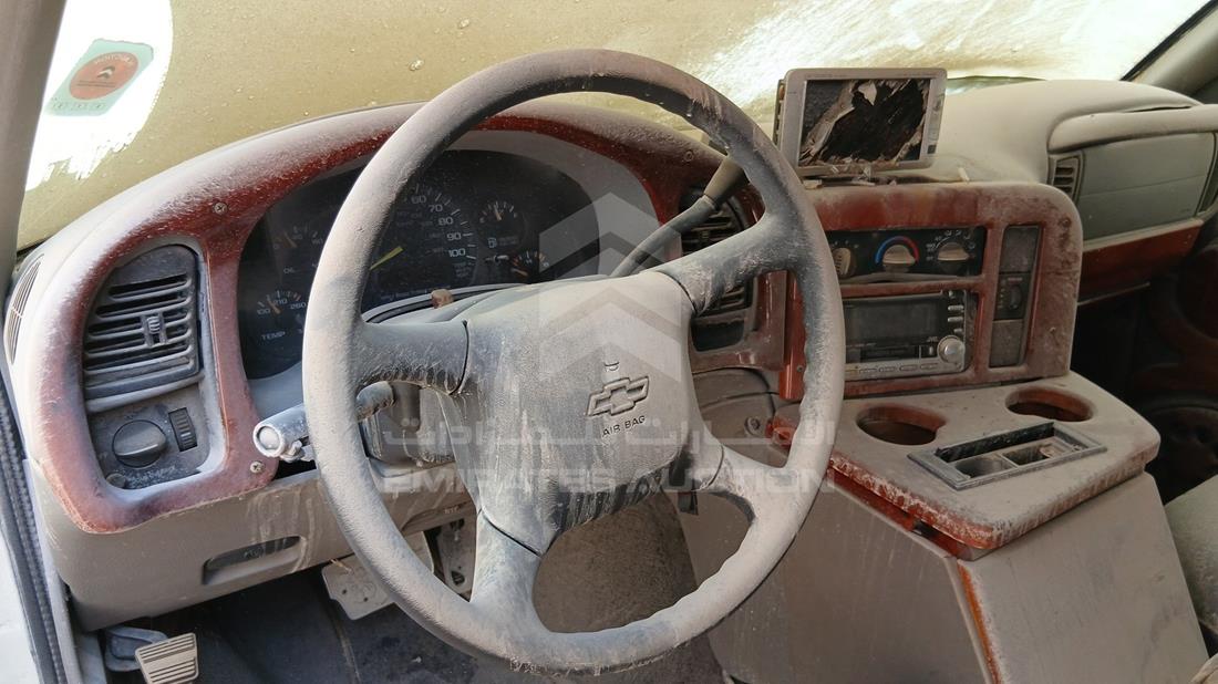 1998 Chevrolet Astro — Steering & Mounted Controls — Photo 13