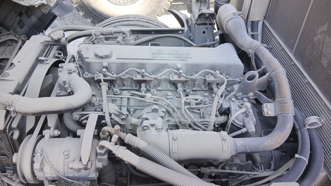 2014 Isuzu NMR — Engine Bay — Photo 25