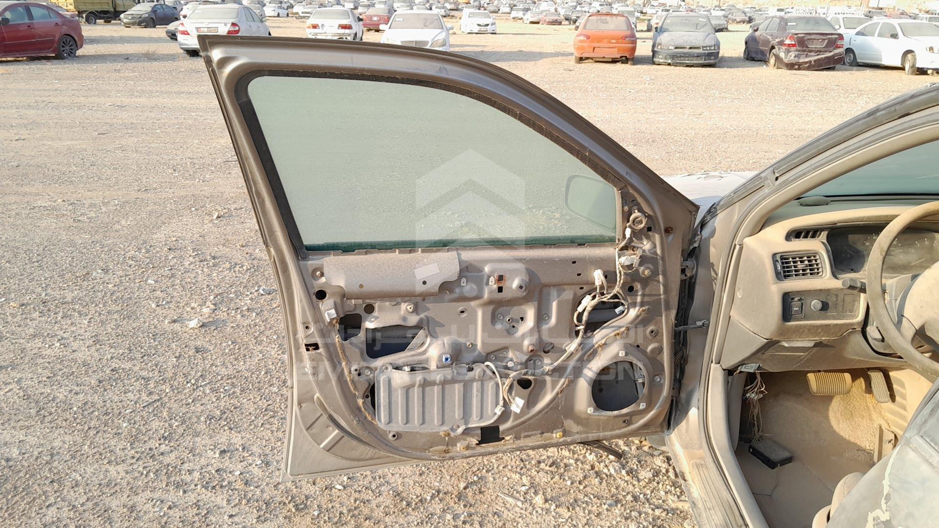 2001 TOYOTA CAMRY VIN: 4T1BG22K31U024166