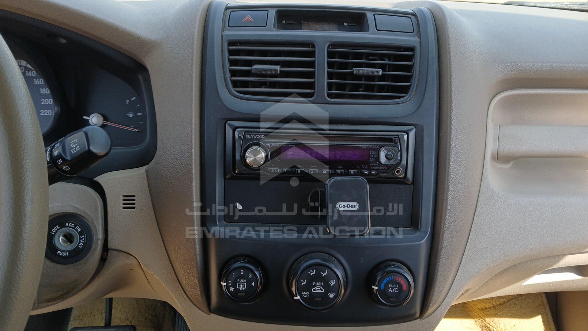 2009 KIA SPORTAGE VIN: KNAJE552897578104