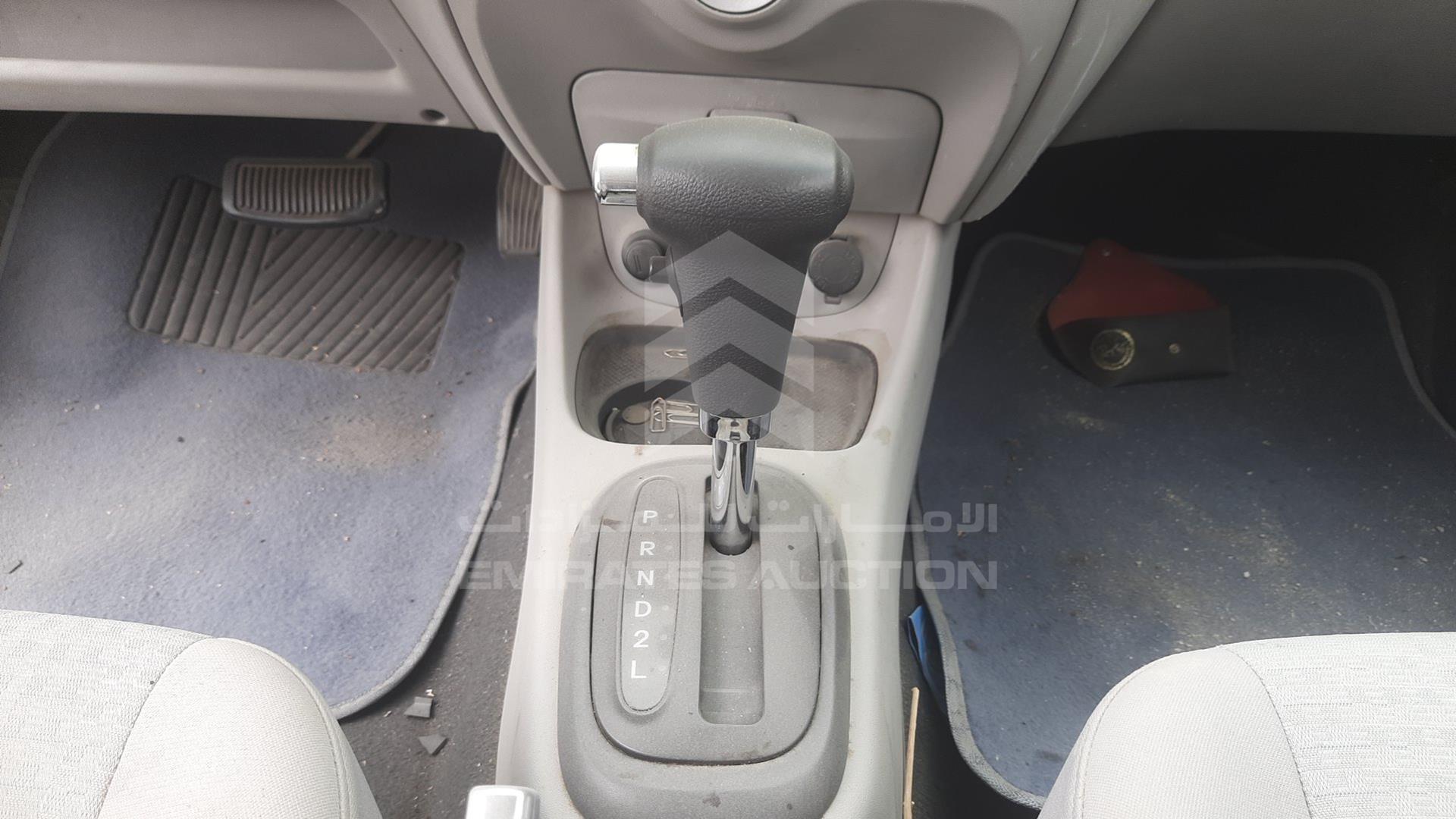 2010 HYUNDAI ACCENT VIN: KMHCM41A1AU449161