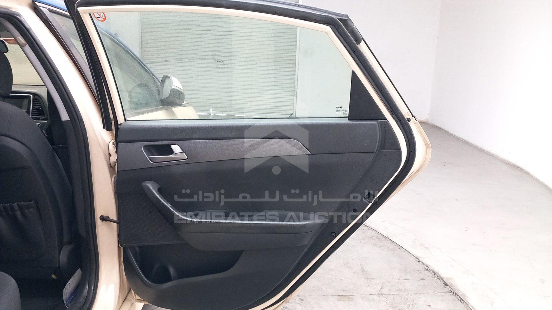 2019 HYUNDAI SONATA HYBRID VIN: KMHE24132KA093094