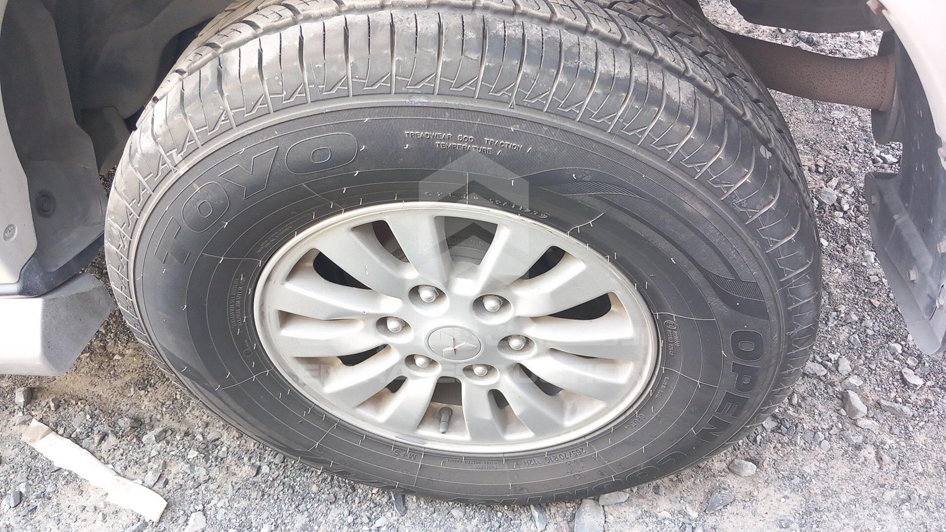 2013 MITSUBISHI PAJERO VIN: JMYLRV95WDJ709578