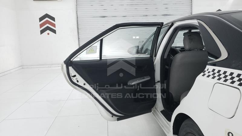 6T1BF9FK0HX697032 Auction: EmiratesAuction Lot: 404487 6T1BF9FK0HX697032 Toyota Camry 2017 WHITE Photo 18