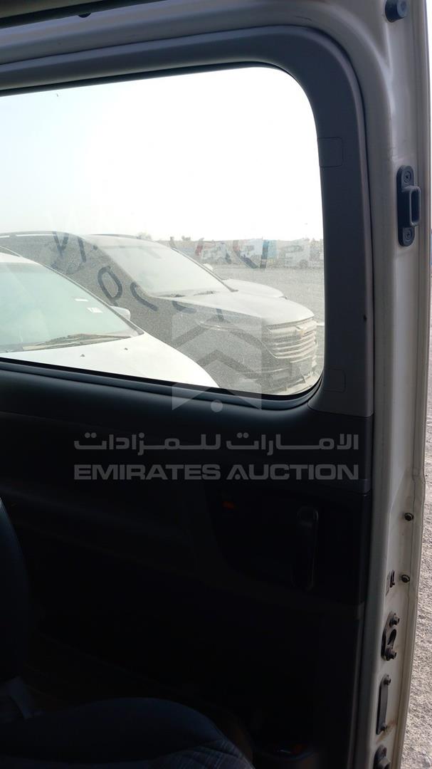 2016 HYUNDAI H1 VIN: KMJWA37RXGU725731
