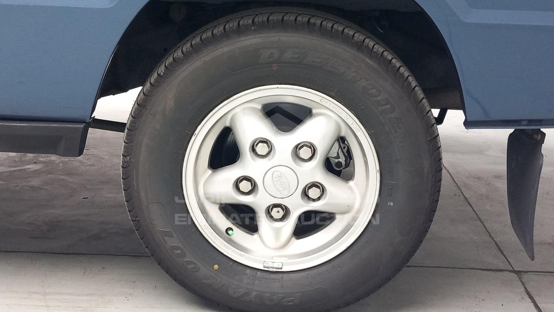 1994 LAND ROVER DISCOVERY VIN: SALLJGBF8KA063424