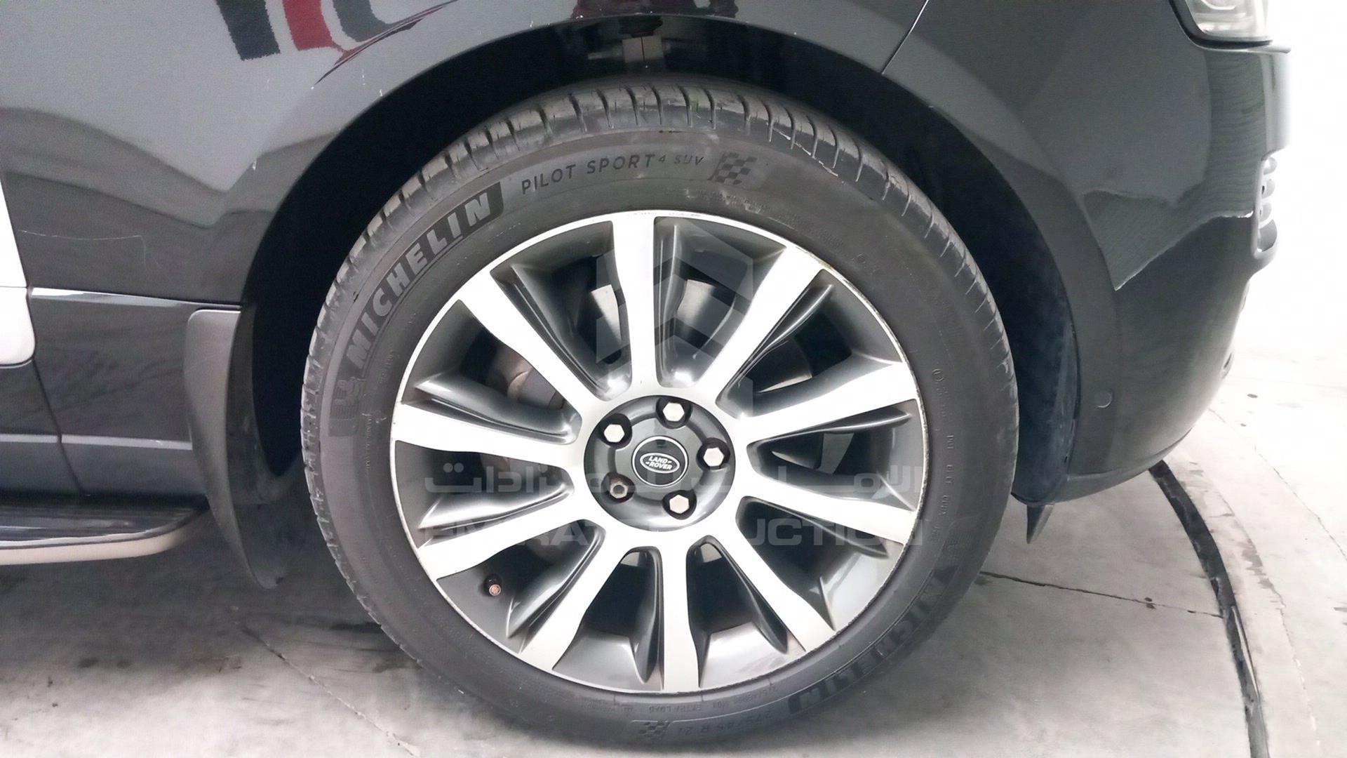 2015 RANGE ROVER VOGUE VIN: SALGA2EF5FA218872