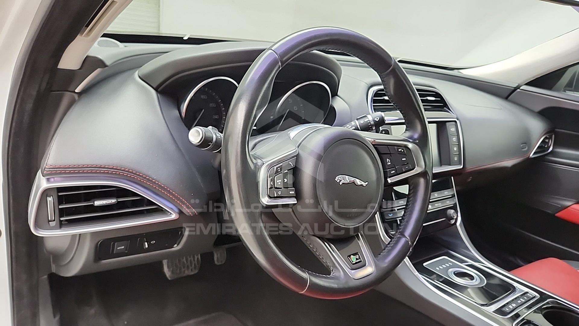 2016 JAGUAR XE VIN: SAJAB4BG8GA924028