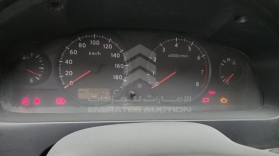 نيسان أورفان 2010 — مؤشر السرعة — صورة 9