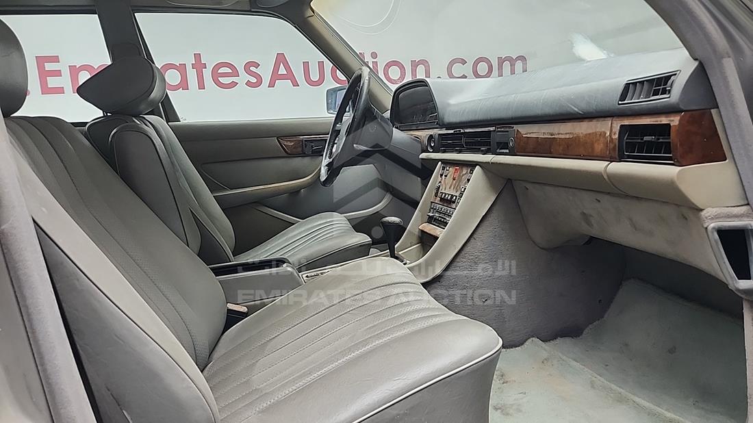 1990 Mercedes 300 SEL — Front Right Passenger Seat View — Photo 22