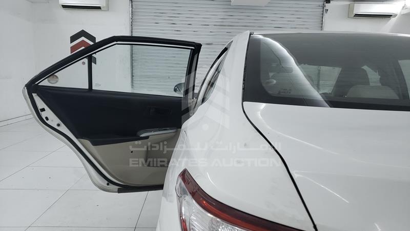 6T1BF9FK6HX692658 Auction: EmiratesAuction Lot: 436635 6T1BF9FK6HX692658 Toyota Camry 2017 WHITE Photo 18