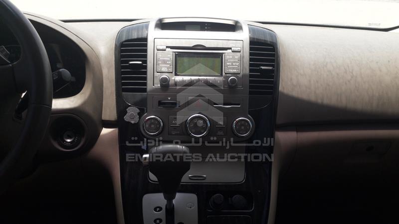 KNAMH817XF6582700 Auction: EmiratesAuction Lot: 405841 KNAMH817XF6582700 Kia Carnival 2015 GREY Photo 17
