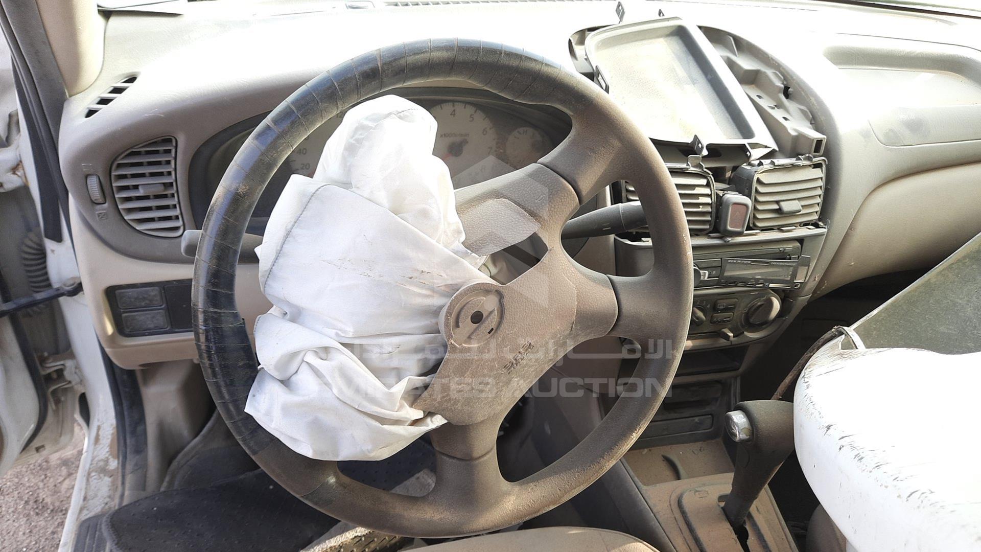 2005 NISSAN TIIDA VIN: JN1FN61C05W084352