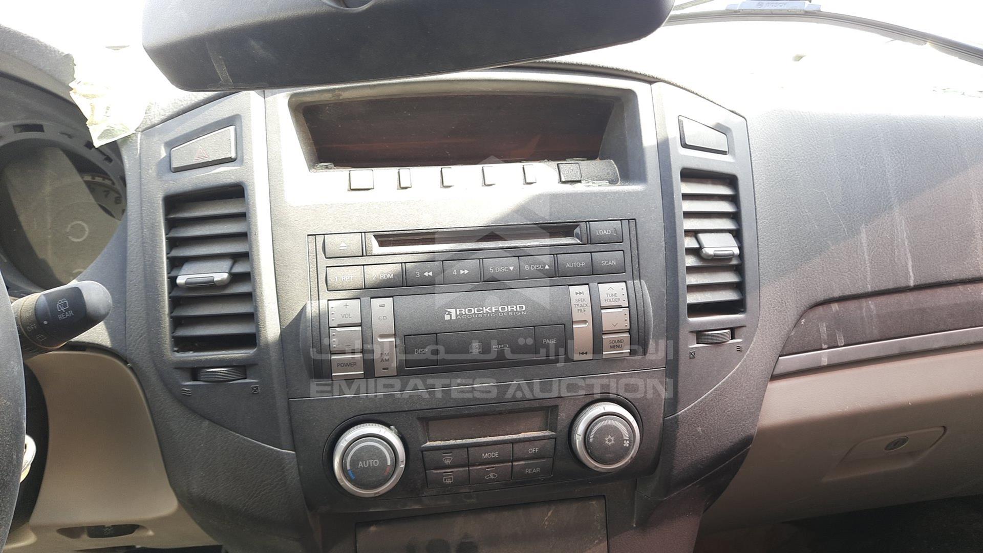 2014 MITSUBISHI PAJERO VIN: JMYLRV95WEJ707696