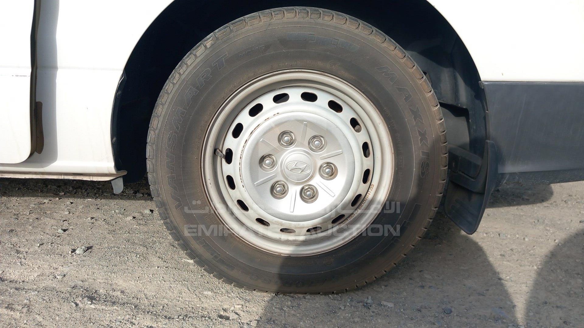 2016 HYUNDAI H1 VIN: KMJWA37RXGU725731