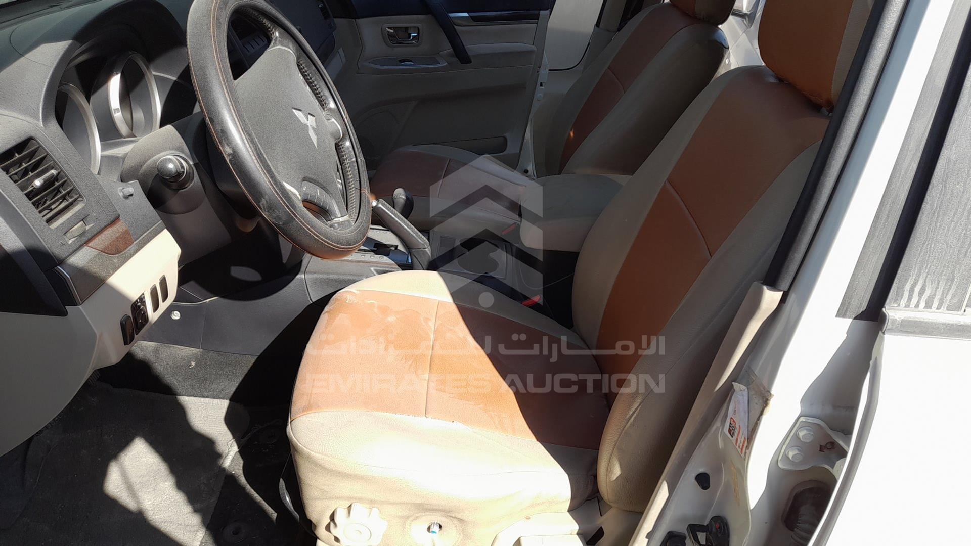 2011 MITSUBISHI PAJERO VIN: JMYLRV95WBJ703096