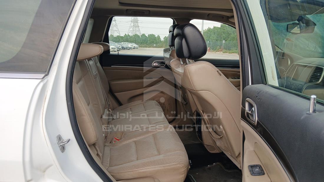 2014 Jeep Grand Cherokee — Rear Right Passenger View — Photo 25