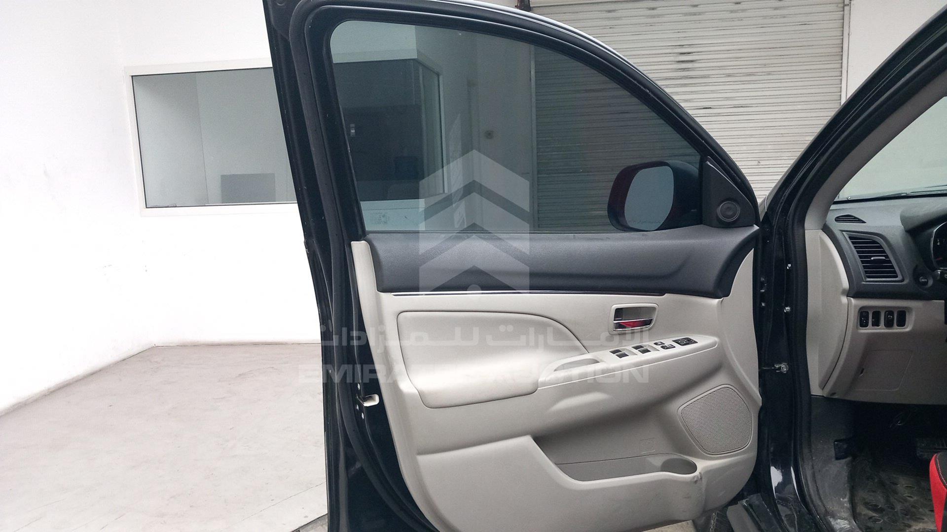2017 MITSUBISHI ASX VIN: JE4LP21U2HZ701187