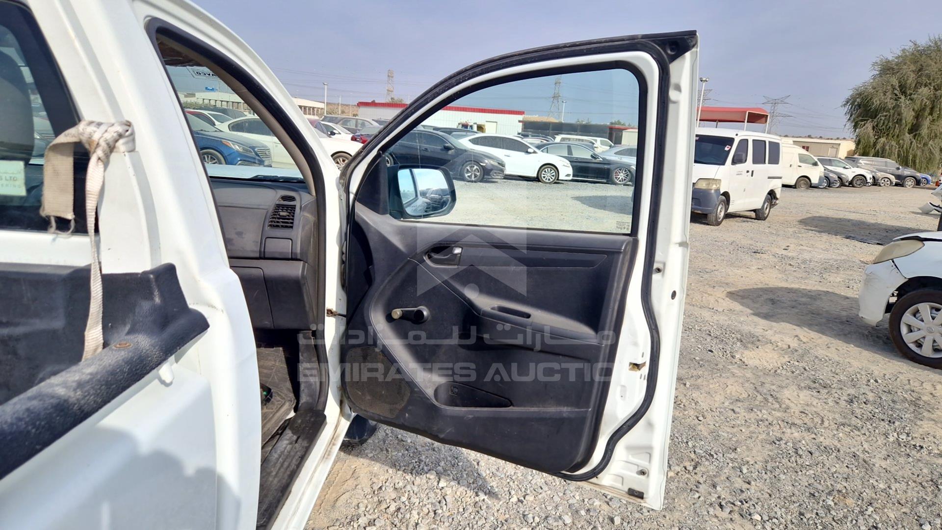 2015 ISUZU D-MAX VIN: MPAEL34C1FT003913