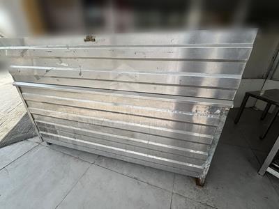 Restaurant furniture and equipment - #667882