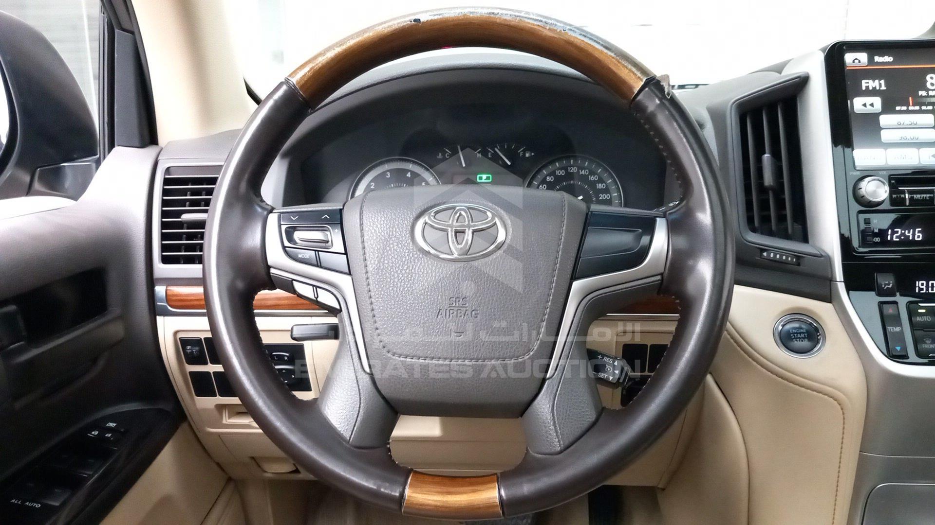 2016 TOYOTA LAND CRUISER VIN: JTMHU01JXG4126352