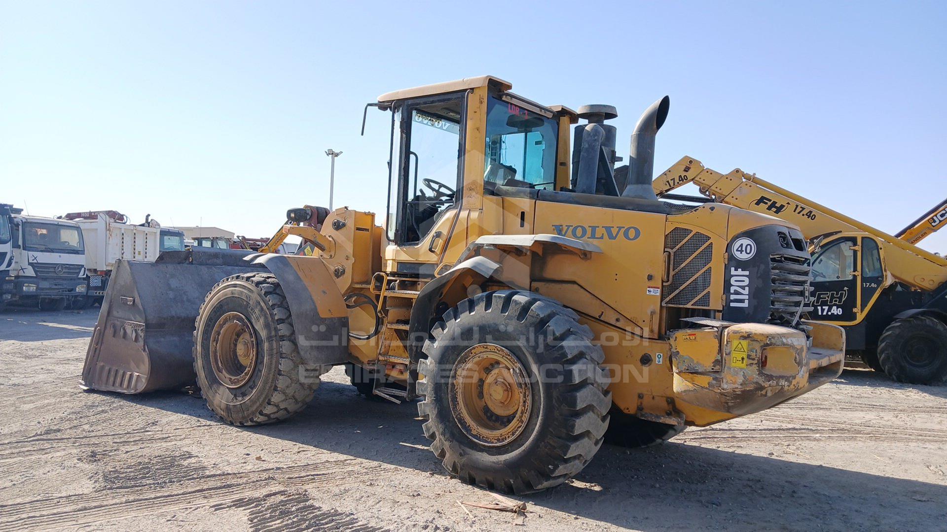 2011 VOLVO L120F VIN: VCEL120FC00026895
