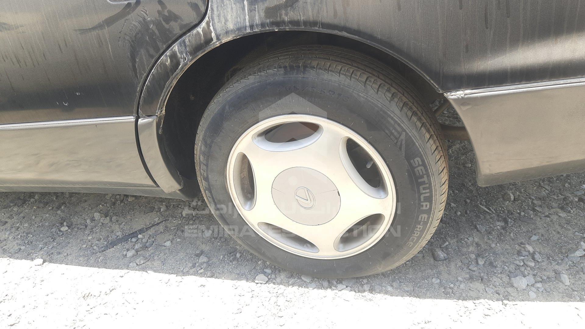 1999 LEXUS LS400 VIN: JT8BH28F7X0166420
