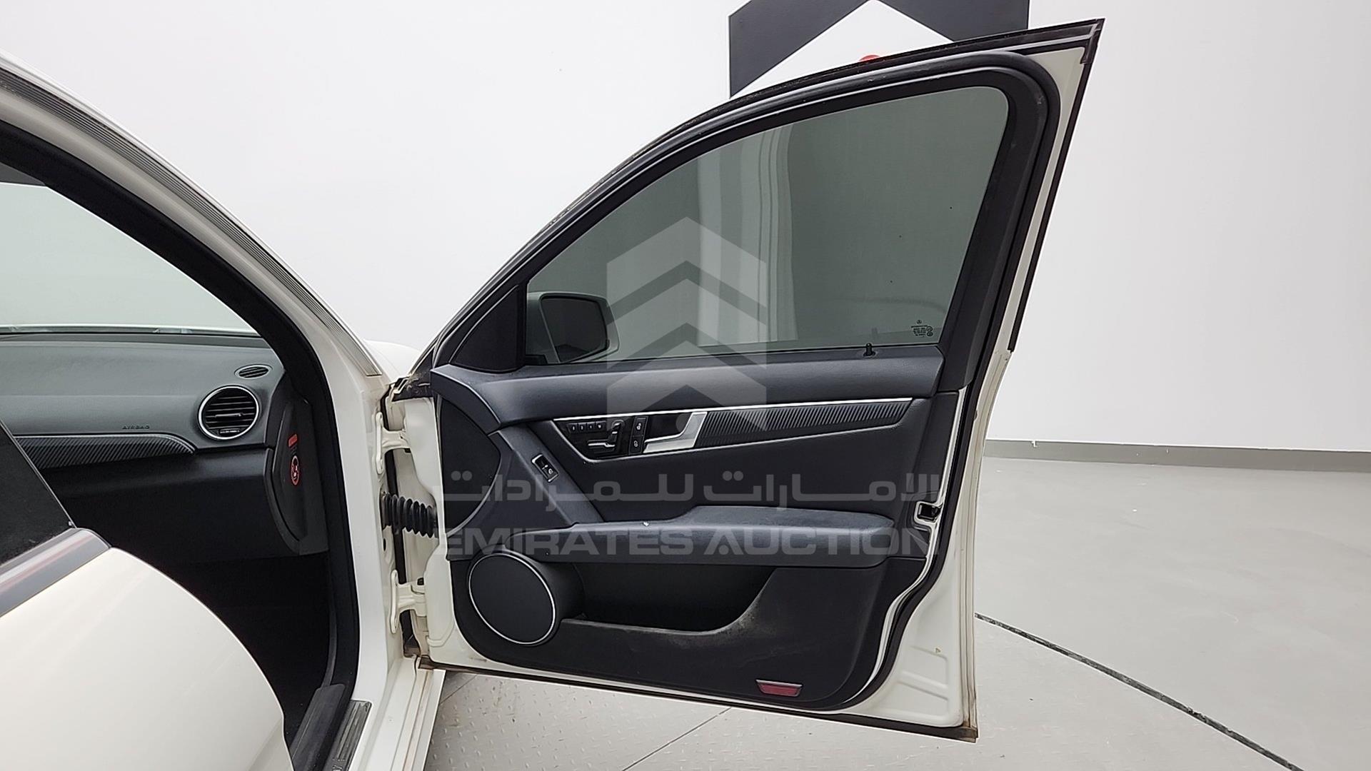 2013 MERCEDES C 200 VIN: WDDGF4JB8DA824113