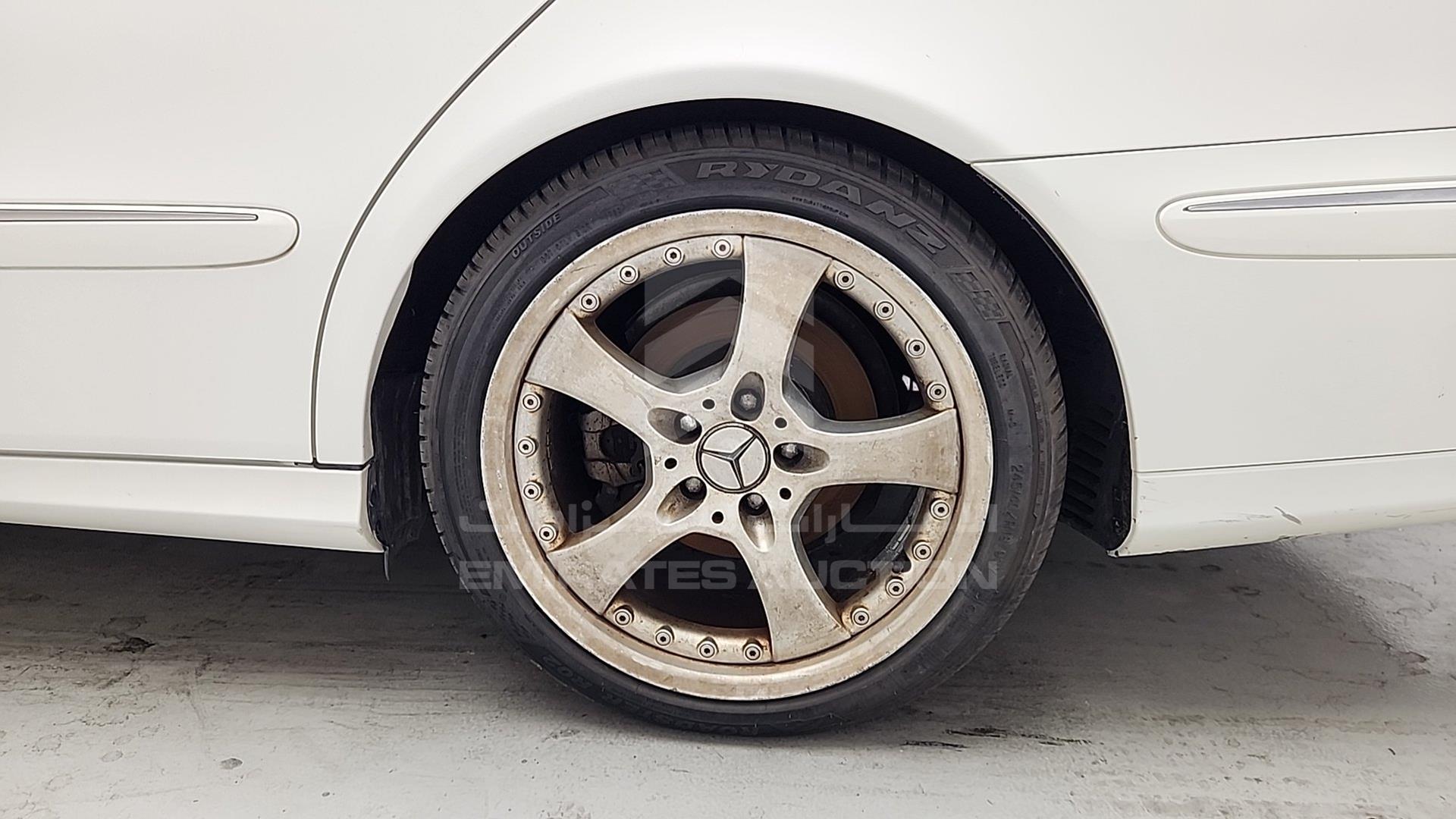 2004 MERCEDES E 320 VIN: WDB2112821X108945