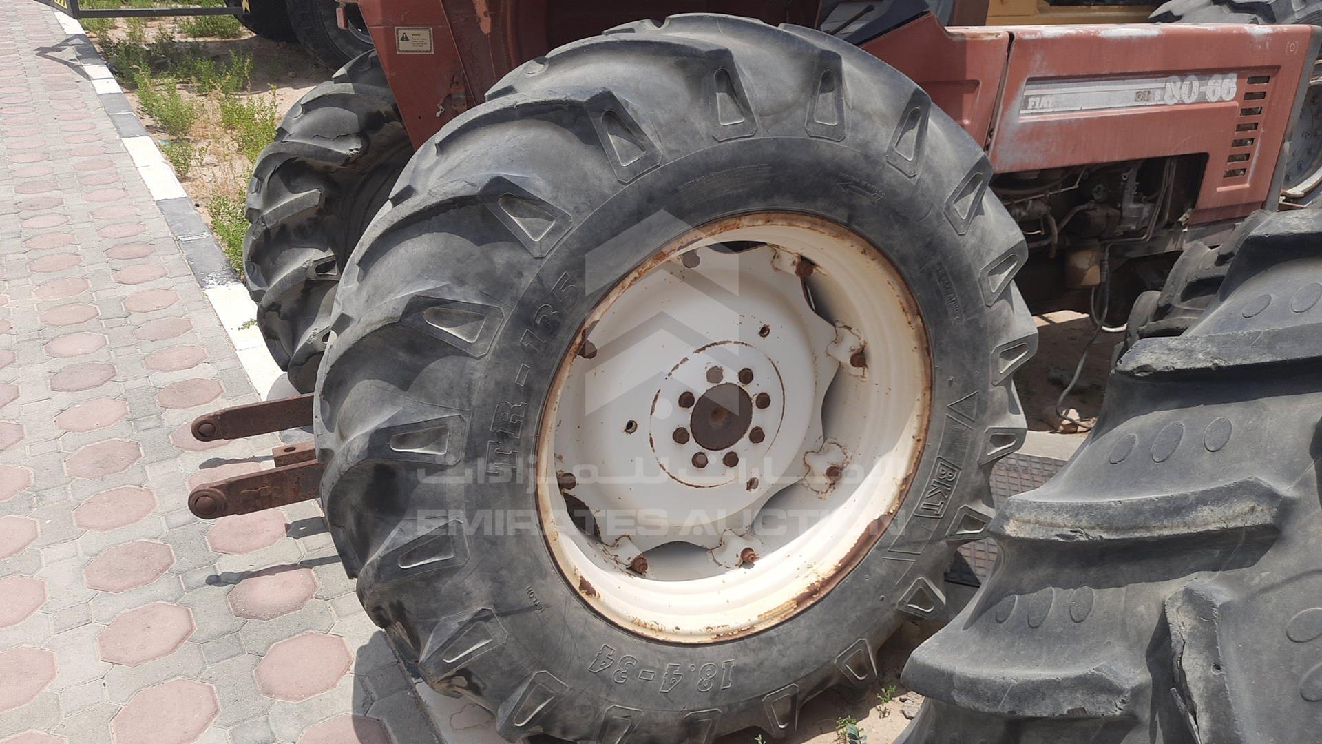 0 TRACTOR --- VIN: 001064401
