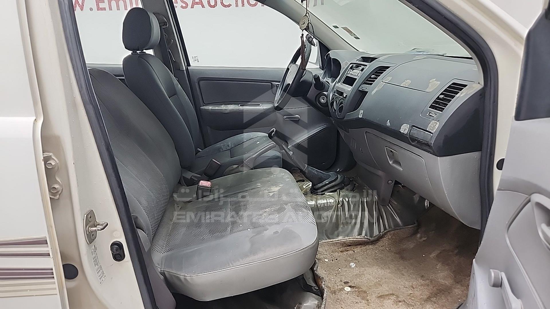2007 TOYOTA HILUX VIN: MR0EX12G272301936