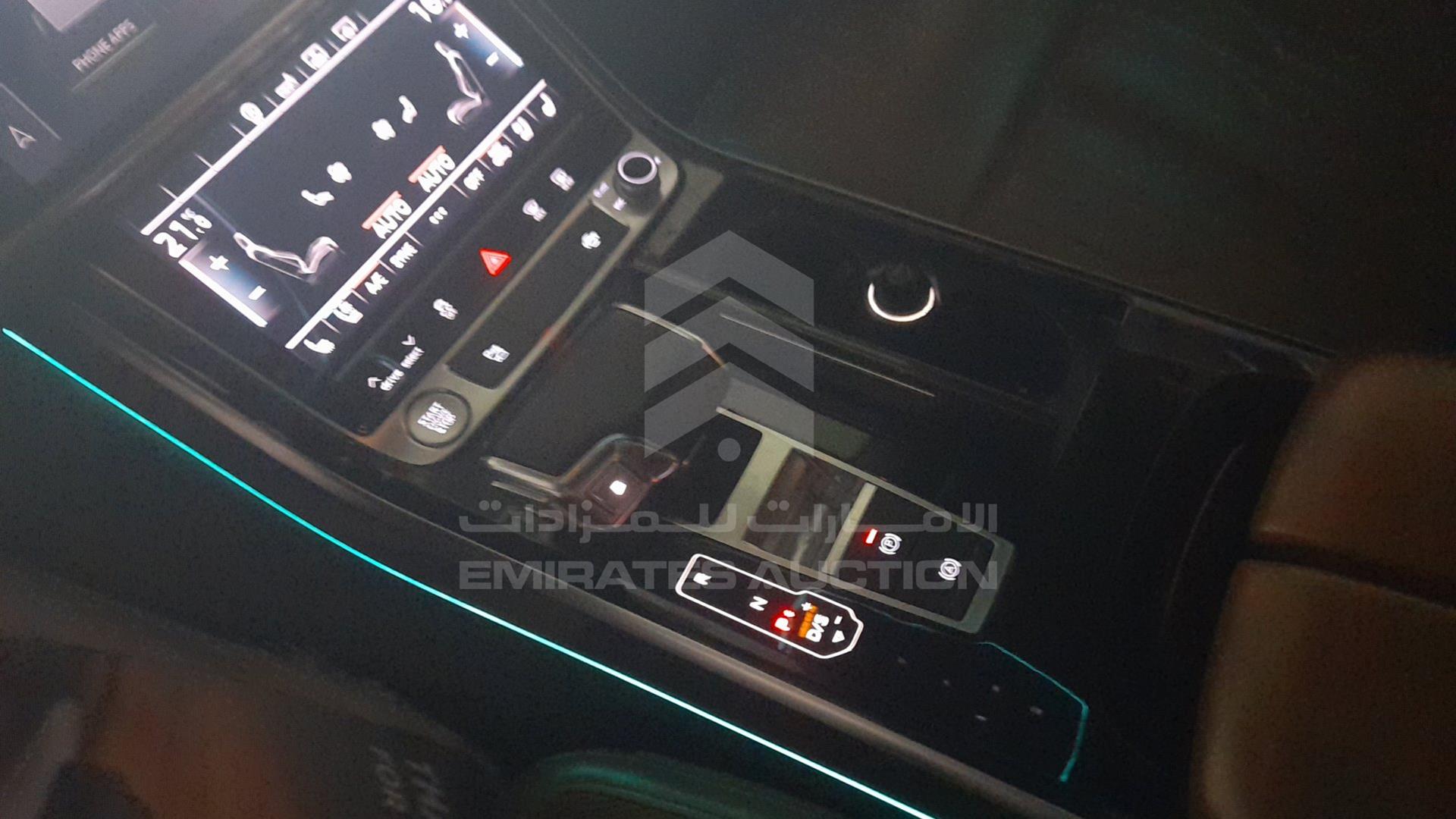 2020 AUDI A8 VIN: WAUZZZF8XLN002440