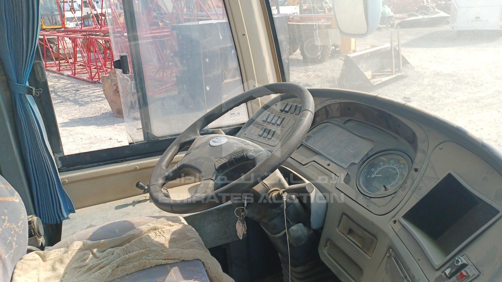 2010 HIGER BUS VIN: LKLR1FSD1AB537463