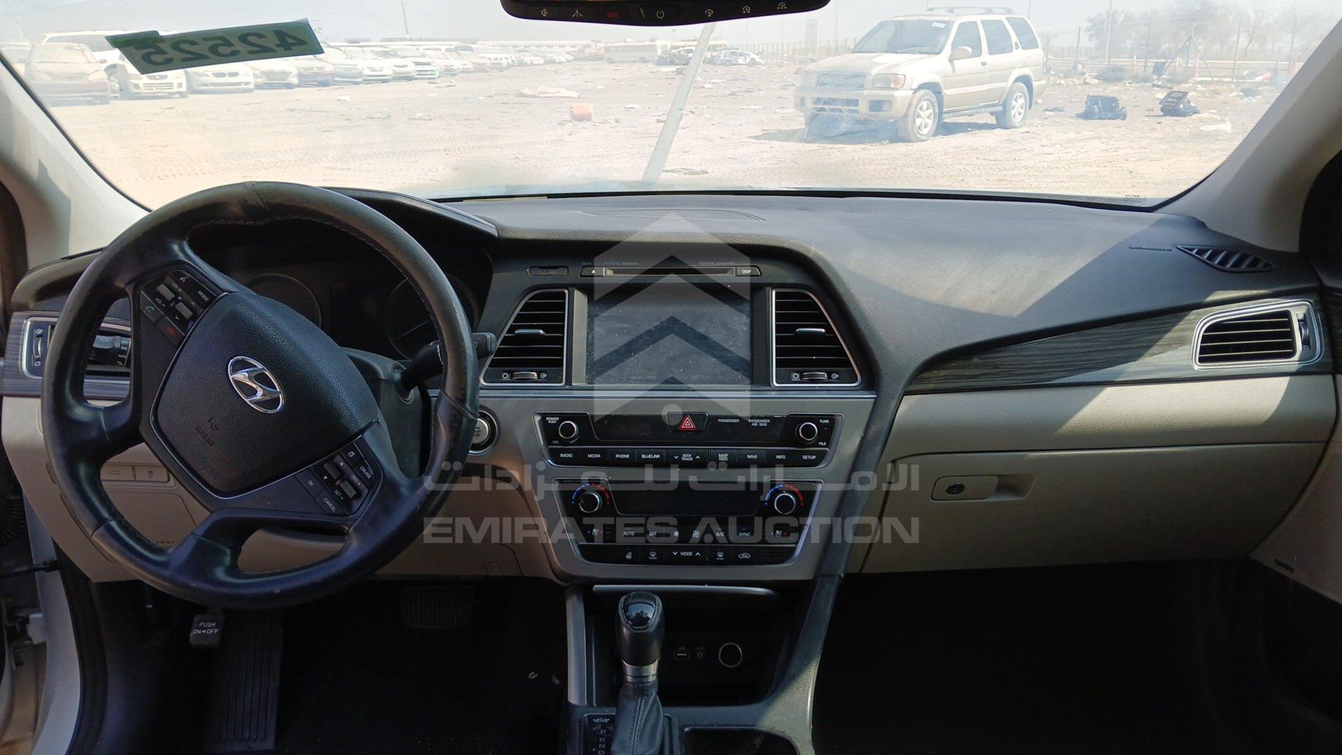2015 HYUNDAI SONATA VIN: 5NPE34AF0FH092763