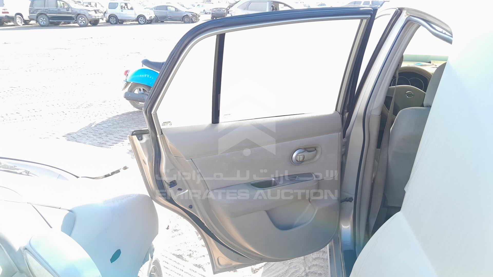 2011 NISSAN TIIDA VIN: 3N1BC1A64BK224511